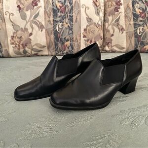 AEROSOLES Black Ankle Booties